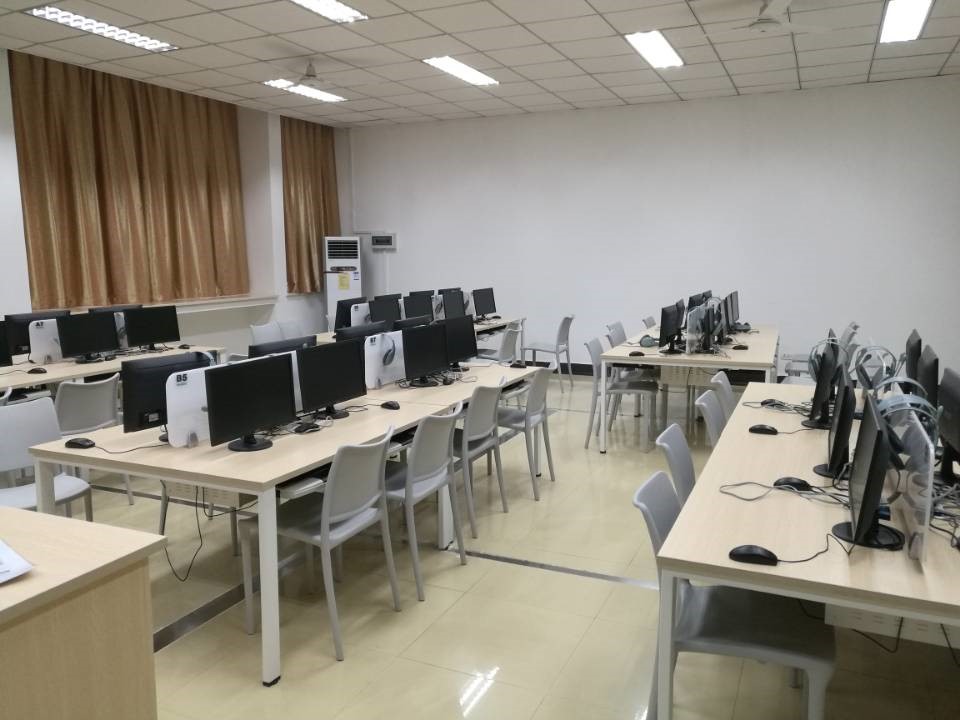 計(jì)算機(jī)軟硬件及輔助設(shè)備零售行業(yè)教學(xué)條件的現(xiàn)狀與優(yōu)化策略